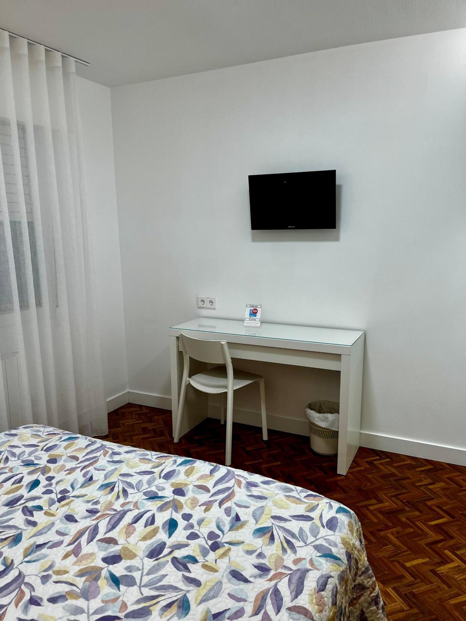 Hostal Charo II Сантьяго-де-Компостела Экстерьер фото